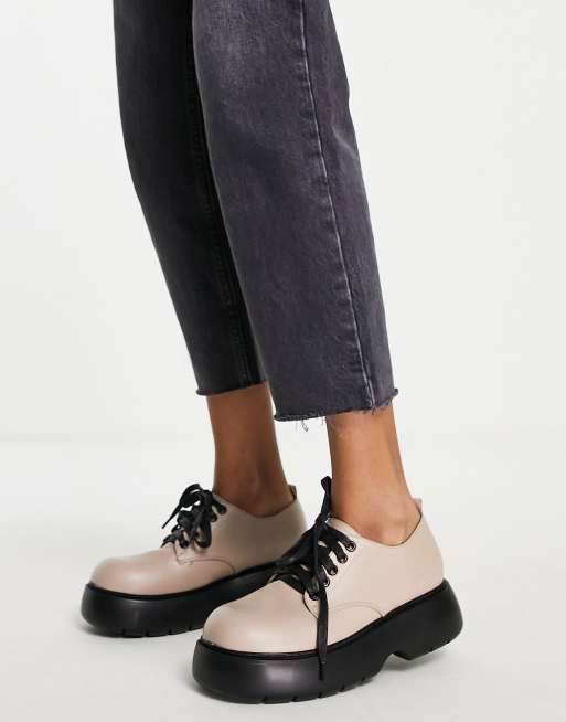 ASOS DESIGN - Marching - Chaussures plates chunky à lacets - Taupe
