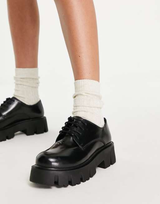ASOS DESIGN - Marcos - Platte leren veterschoenen met dikke zool in zwart