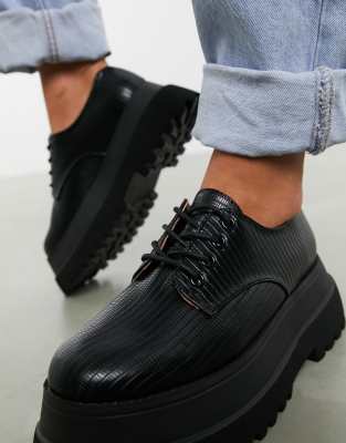 chunky lace up flat shoes