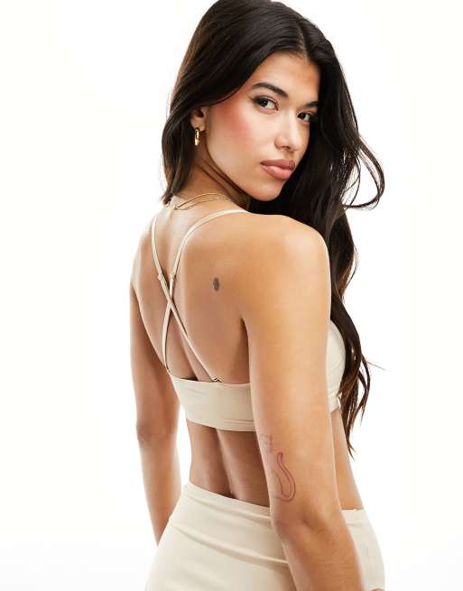ASOS DESIGN – Marina – Glättender, gepolsterter und trägerloser Multifunktions-BH in Beige, 4 von 4