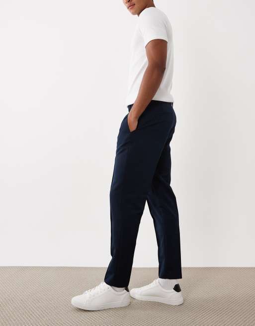 ASOS DESIGN – Marinblå, avsmalnande finbyxor med stråveck framtill, 3 av 5