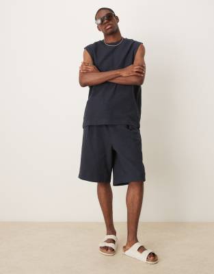 ASOS DESIGN – Marinblå bermudashorts i oversize - view 1