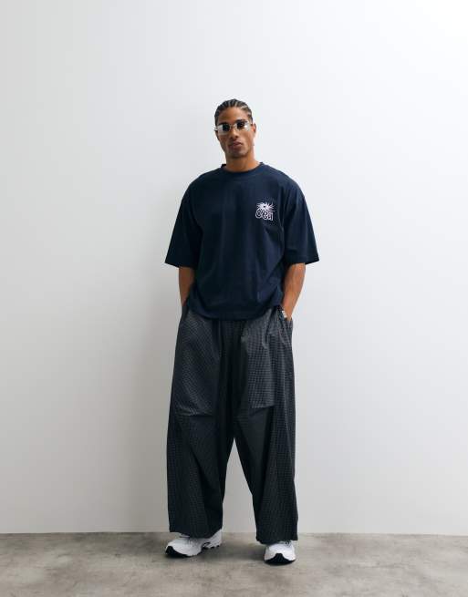 ASOS DESIGN – Marinblå, boxig t-shirt i oversize med texttryck baktill, 4 av 5