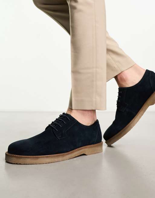 ASOS DESIGN – Marinblå derbyskor i mocka med snörning och sula i crepe-imitation, 4 av 4