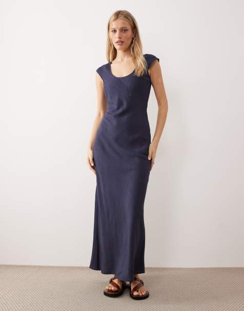 ASOS DESIGN – Marinblå, diagonalskuren maxiklänning med djup halsringning - view 1