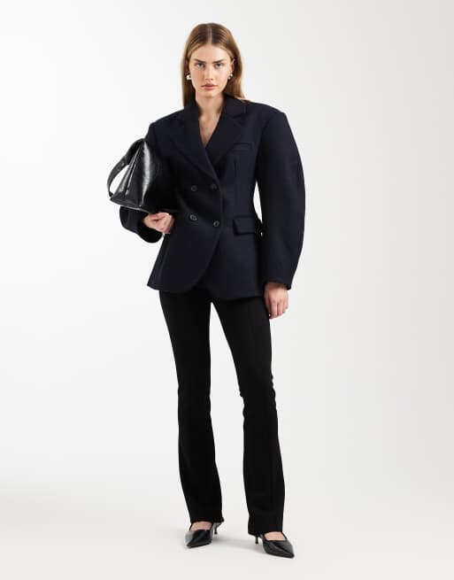 ASOS DESIGN – Marinblå, figursydd kavaj i ullrikt tyg med cocoon-ärmar och markerad midja, 2 av 4