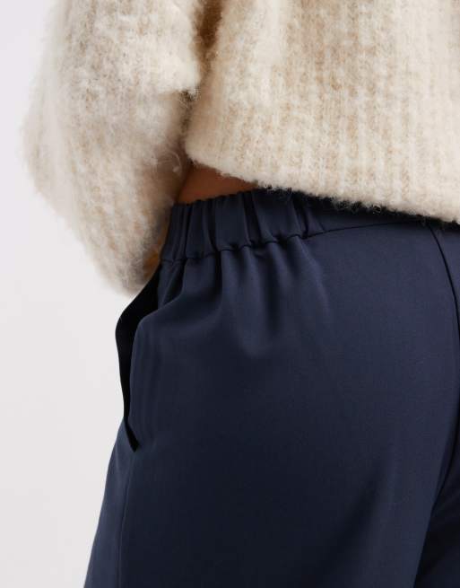 ASOS DESIGN – Marinblå, figursydda byxor med raka ben och avslappnad passform, 5 av 5