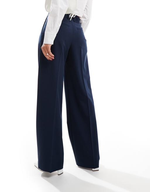 ASOS DESIGN – Marinblå figursydda byxor med vida ben och veck, 3 av 5