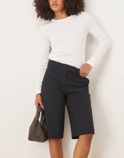 ASOS DESIGN – Marinblå, figursydda, stilrena culotte-byxor, 2 av 5
