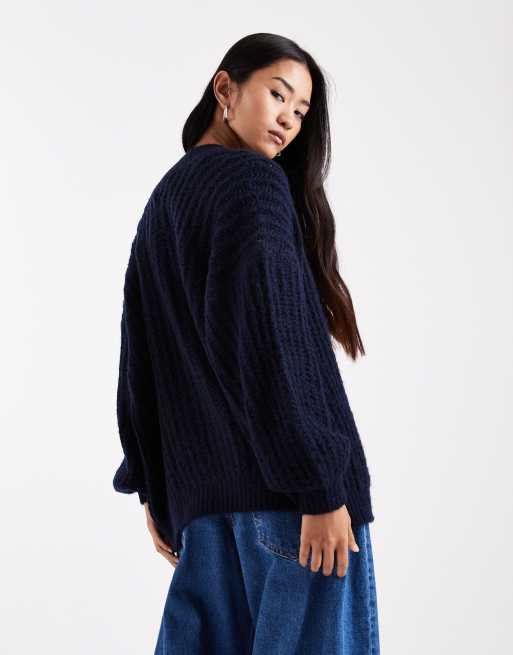 ASOS DESIGN – Marinblå, lång, fluffig kofta med öppen design, 2 av 4