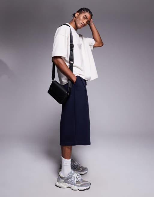 ASOS DESIGN – Marinblå, långa shorts i oversize