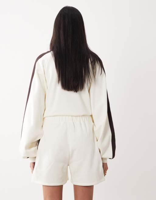 ASOS DESIGN – Marinblå och gräddvita shorts med sidorand, del av set, 2 av 5