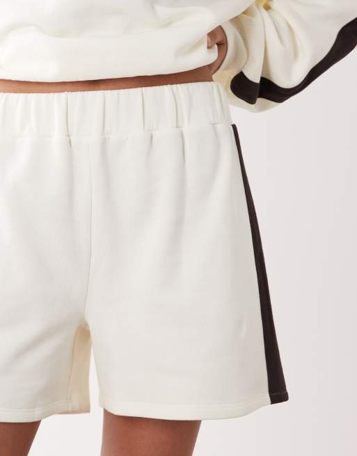 ASOS DESIGN – Marinblå och gräddvita shorts med sidorand, del av set, 5 av 5