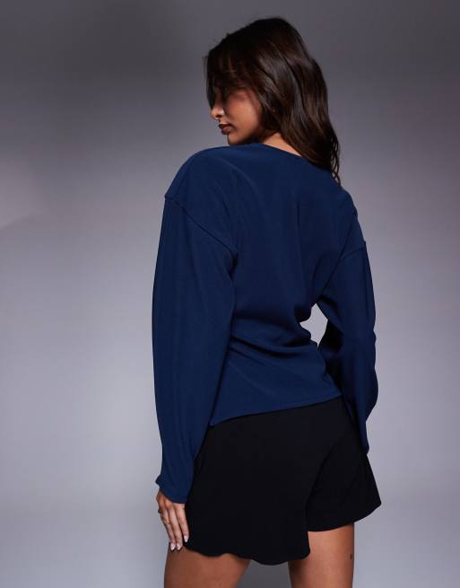 ASOS DESIGN – Marinblå, ribbad, strukturerad topp med knappar och ballongärmar, 2 av 4