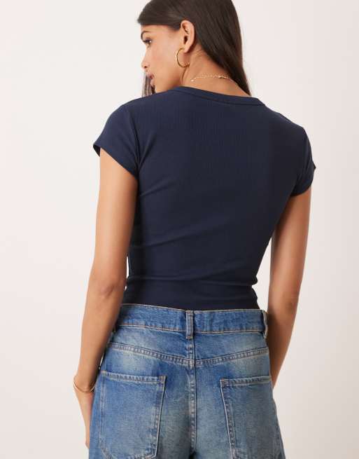 ASOS DESIGN – Marinblå t-shirt med baby-design och nummertryck i collegestil, 4 av 4