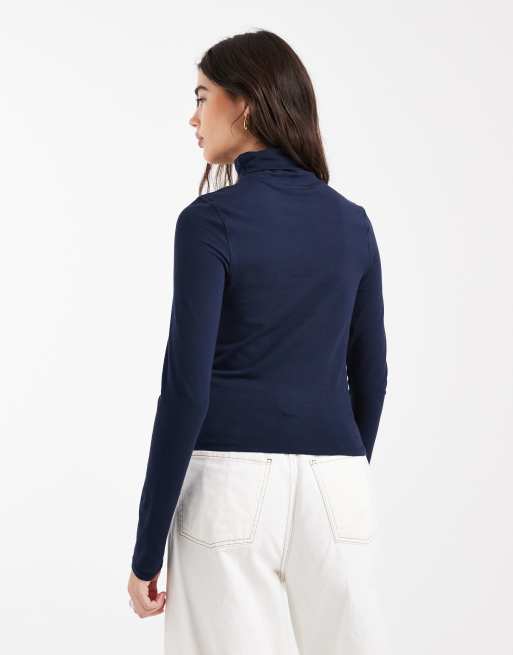 ASOS DESIGN – Marinblå topp i jersey med långa ärmar och polokrage, 2 av 4