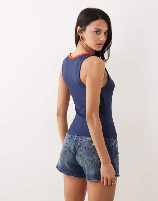 ASOS DESIGN – Marinblått sportlinne i polyamid med röda passpoaler och brottarringning, 2 av 4