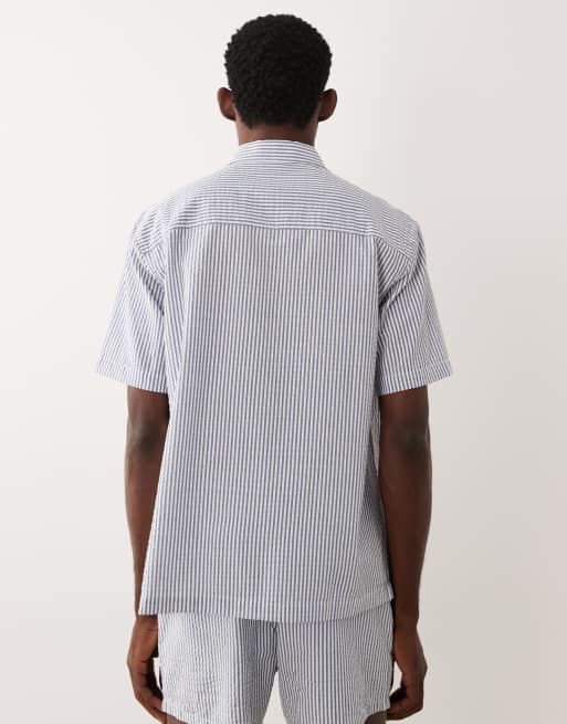 ASOS DESIGN - Marineblå afslappet skjorte i seersucker med striber - Del af sæt, 3 af 5