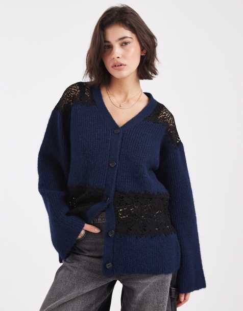 ASOS DESIGN - Marineblå boyfriend-cardigan med blondeindlæg - view 1