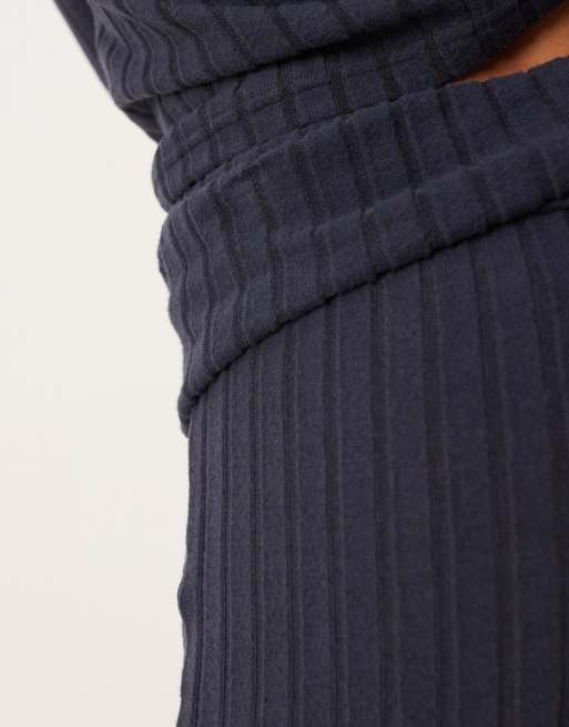 ASOS DESIGN - Marineblå bukser med brede ben og foldet talje i bredt ribstrik, 5 af 5