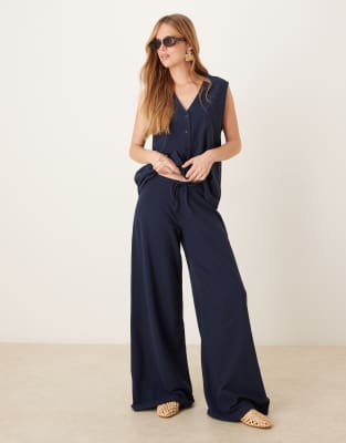 ASOS DESIGN - Marineblå bukser med vide ben i tekstureret strik - Del af sæt - view 1