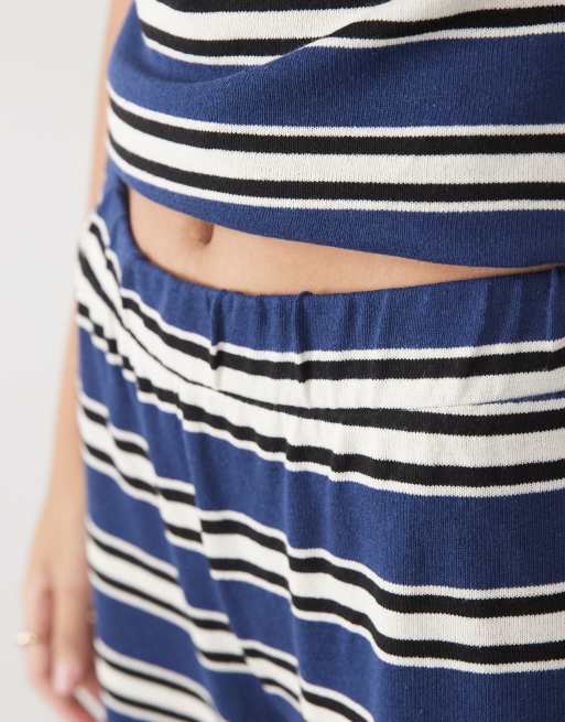 ASOS DESIGN - Marineblå bukser med vide ben og cremefarvede striber - Del af sæt, 4 af 5