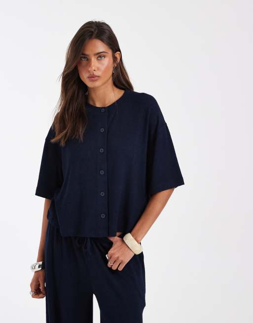 ASOS DESIGN - Marineblå firkantet croptop i tekstureret strik med knapper, 2 af 4