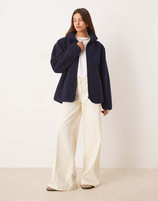 ASOS DESIGN - Marineblå fleece med gennemgående lynlås i imiteret lammeskind, 2 af 4