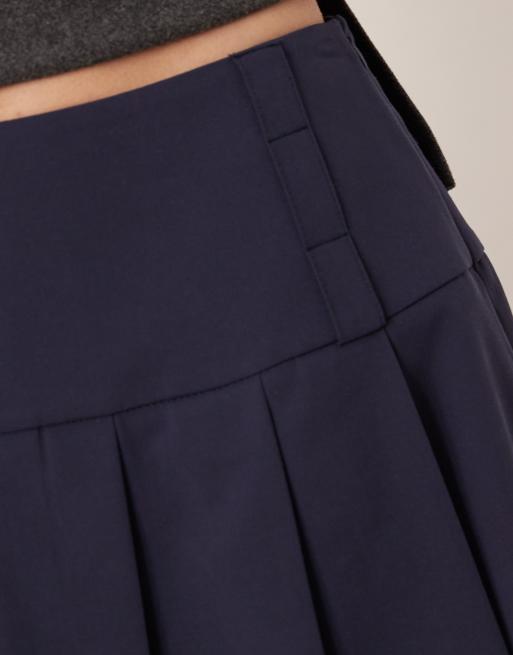 ASOS DESIGN - Marineblå mininederdel med sænket talje og plisseringer, 4 af 5
