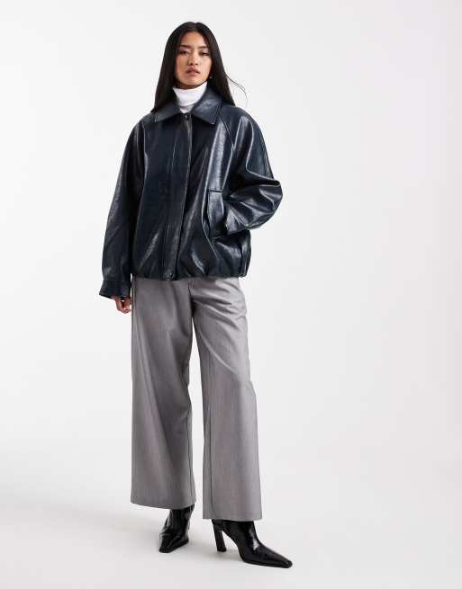 ASOS DESIGN - Marineblå og oversized bomber-jakke med læderlook, 2 af 4