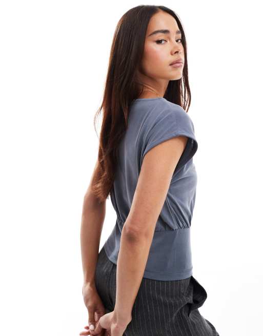 ASOS DESIGN - Marineblå ribstrikket tanktop med indsyet talje i cupro, 2 af 4