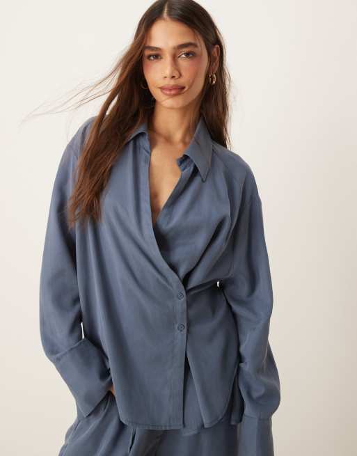 ASOS DESIGN - Marineblå slå-om-skjorte med bindebånd - Del af sæt, 2 af 4