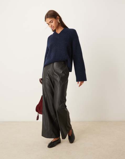 ASOS DESIGN - Marineblå striktrøje i alpaka-uldblanding med v-hals - view 1