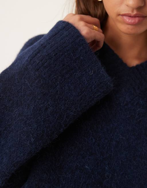 ASOS DESIGN - Marineblå striktrøje i alpaka-uldblanding med v-hals, 3 af 4