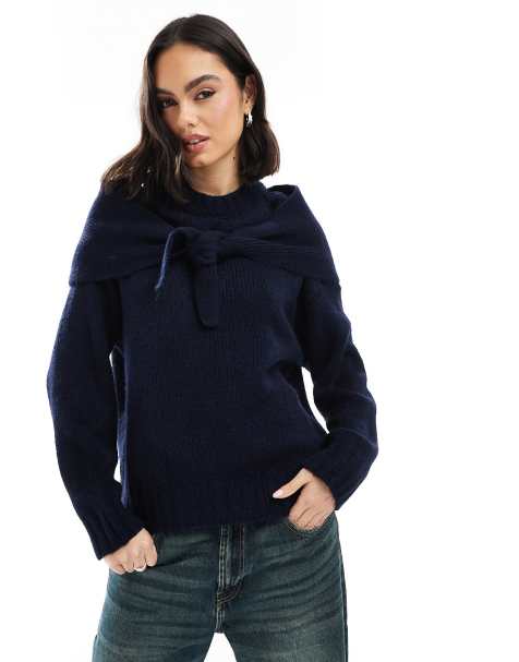 ASOS DESIGN - Marineblå striktrøje med rund hals og binde-tørklæde - view 1