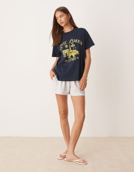 ASOS DESIGN - Marineblå T-shirt med 'L'amour Paris'-grafik i regular fit, 2 af 4