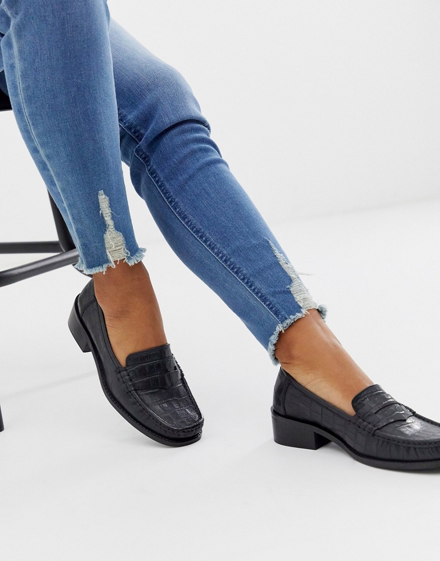 ASOS DESIGN Marley 90's leather loafer flat shoes in black
