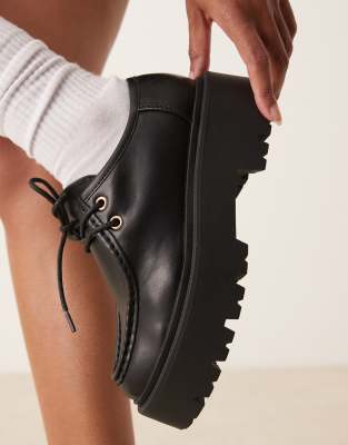 ASOS DESIGN - Marley - Flache Schnürschuhe in Schwarz