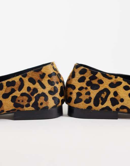 ASOS DESIGN - Marlowe - Mocassins souples en cuir véritable effet poulain avec fronces - Imprimé léopard, 4 de 4