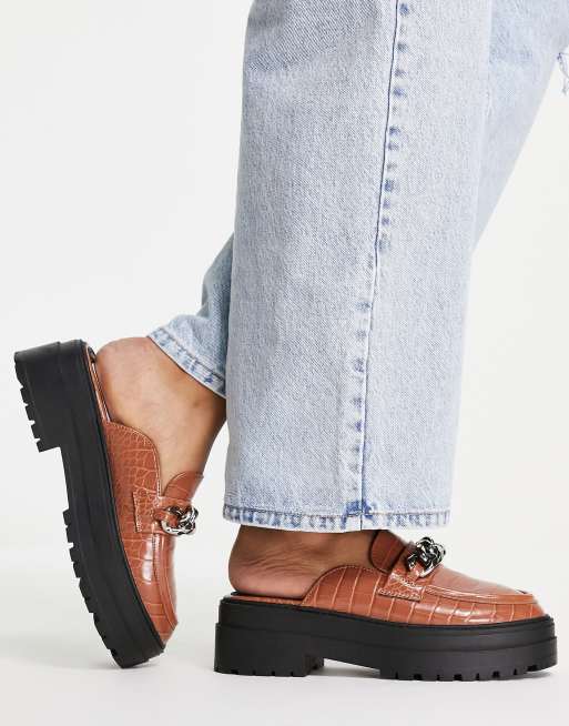 ASOS DESIGN – Marshall – Jasnobrązowe klapki na płaskiej podeszwie z imitacji krokodylej skóry