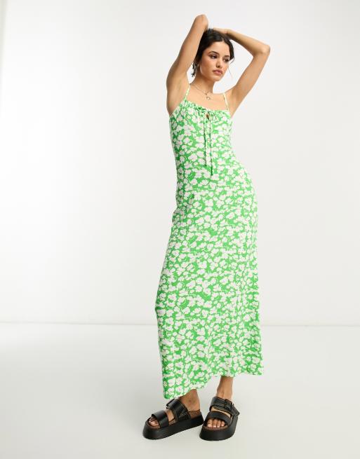 ASOS DESIGN – Marszczona na biuście sukienka midi na ramiączkach w zielono-biały kwiatowy wzór