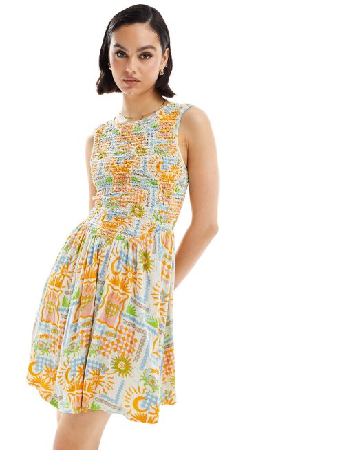 ASOS DESIGN – Marszczona na dekolcie warstwowa sukienka mini z odkrytymi plecami w abstrakcyjny kwiatowy wzór
