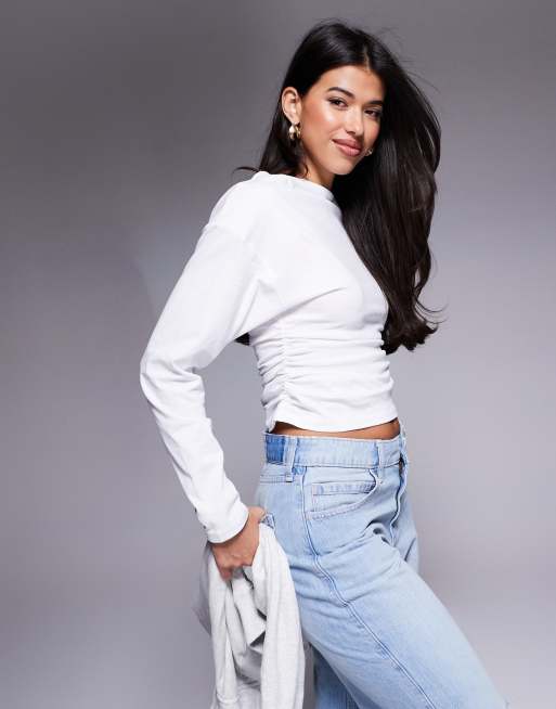 ASOS DESIGN – Marszczony z boku top z długim rękawem i odsłoniętym ramieniem w kolorze kości słoniowej