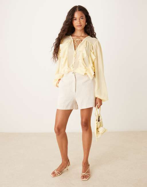 ASOS DESIGN – Maślana długa bluzka szyfonowa z falbanką, 2 z 4