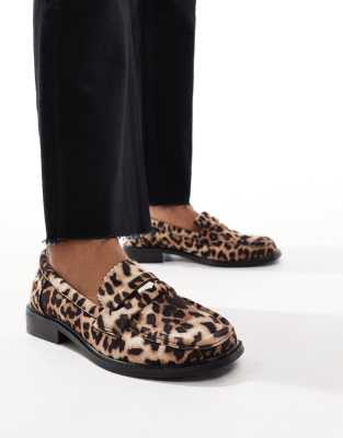 ASOS DESIGN - Match - Penny-Loafer aus Wildlederimitat mit Leopardenmuster-Bunt