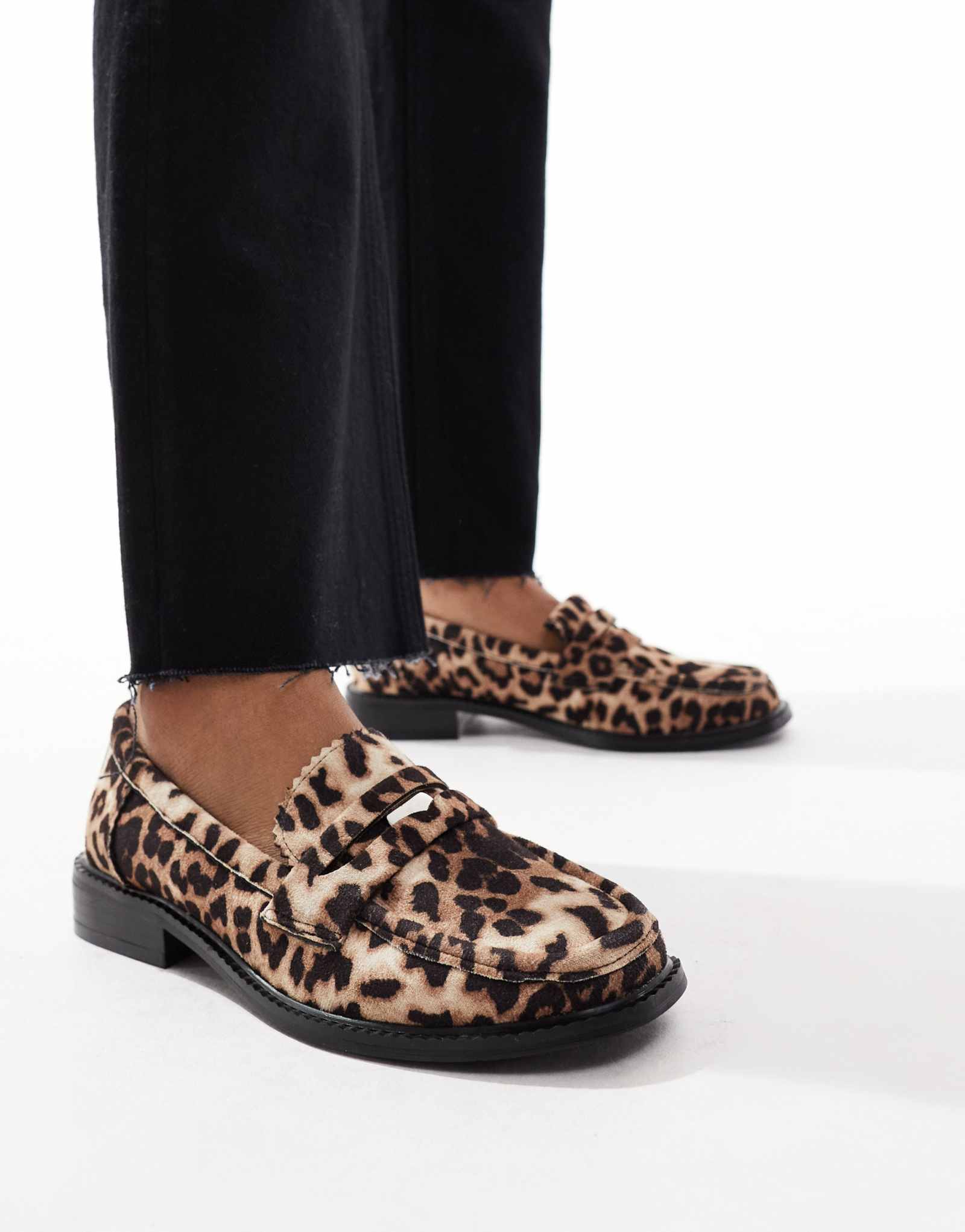 ДИЗАЙН ASOS сочетается с леопардовыми мокасинами penny loafer