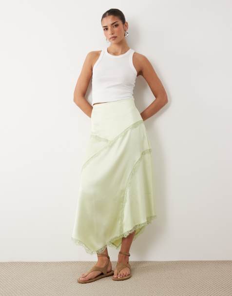 ASOS DESIGN - Matchagrøn asymmetrisk maxinederdel med blondedetaljer i satin - view 1