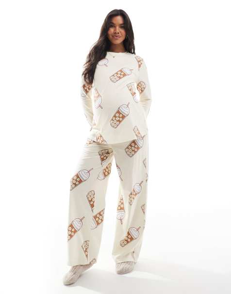 ASOS DESIGN Maternity – Beige pyjamas med långärmad topp och byxor med "Iced coffee"-mönster - view 1