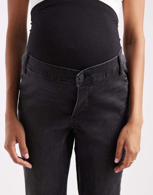ASOS DESIGN Maternity – Bequeme Mom-Umstandsjeans in verwaschenem Schwarz mit schmalem Schnitt, 5 von 5