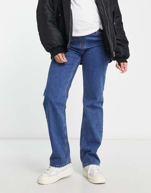 ASOS DESIGN Maternity – Bequeme Umstandsjeans mit geradem Schnitt und Stretchanteil in Mittelblau, 4 von 4